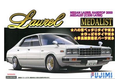 Fujimi 03870 - 1/24 ID-DX. Nissan Laurel Hardtop 2000 4Door Medarist (230 Later)