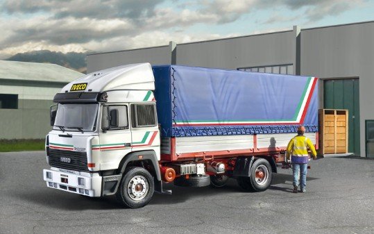 Italeri 3939 - 1/24 Iveco Turbostar 190-42 Canvas with elevator