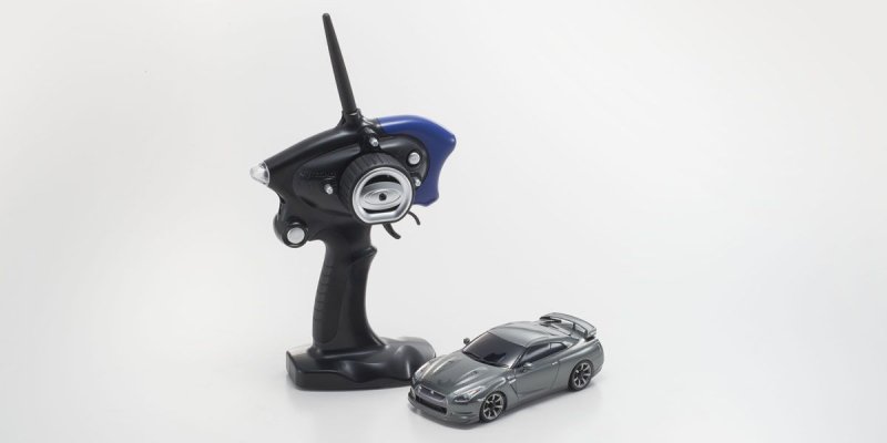 Kyosho 32141GR - Nissan GT-R R35 Dark Metal Gray MA-020S R/S Readyset