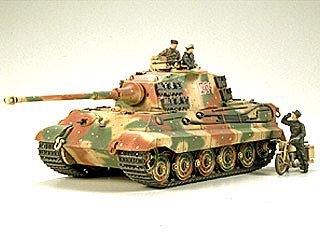 Tamiya 35252 - 1/35 King Tiger II Ardennes Front WWII Diorama Kit