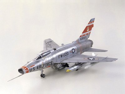 Tamiya 60760 - 1/72 F-100D Super Sabre