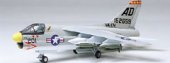 Tamiya 61607 - 1/100 Scale L.T.V. A-7A Corsair II