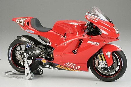 Tamiya 14101 Ducati Desmosedici 1/12 V4 truss-frame assembly kit