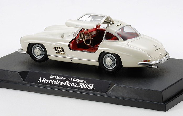 Tamiya 21152 - 1/24 Mercedes-Benz 300 SL (White) (Finished Model)